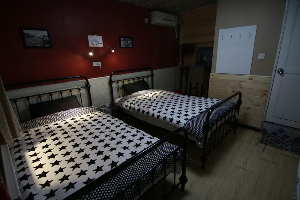 Djmt Universal Guest House ซีอาน ภายนอก รูปภาพ